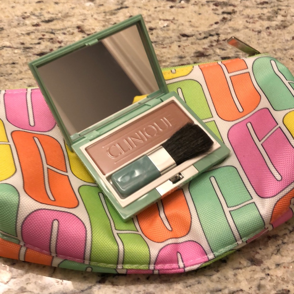 Clinique totally tawny blush